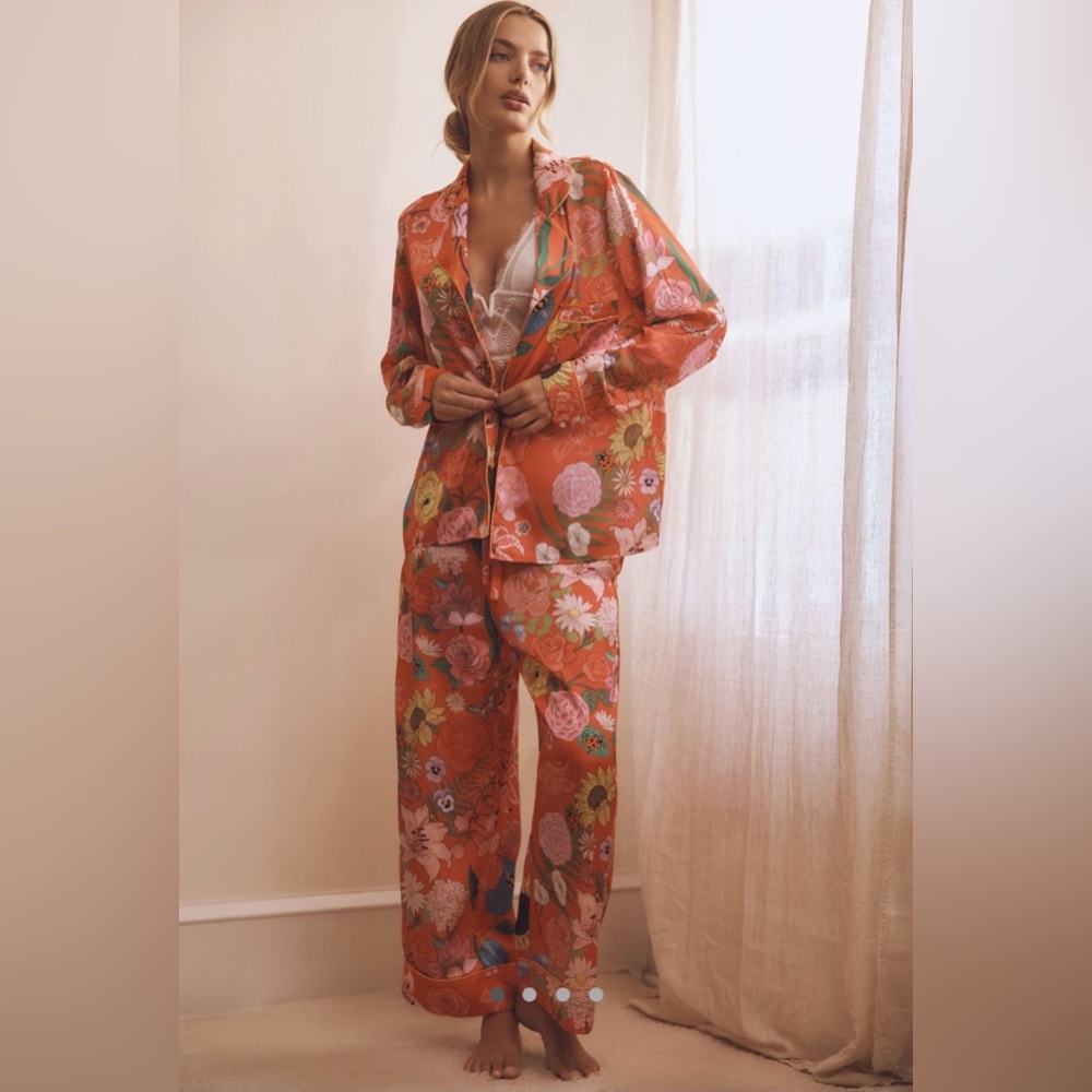 Karen Mabon NWT | Satin Long Sleeve Floral Pajama Set Coral | S